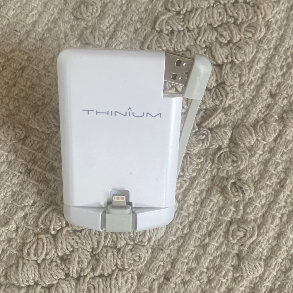 Thinium iPhone charger    New